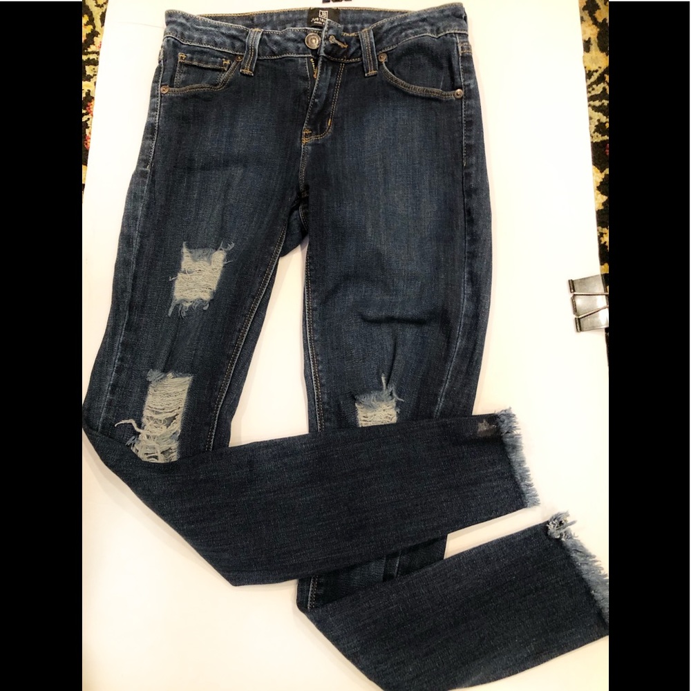 Just Black Dar Wash Ripped Skinny Jeans